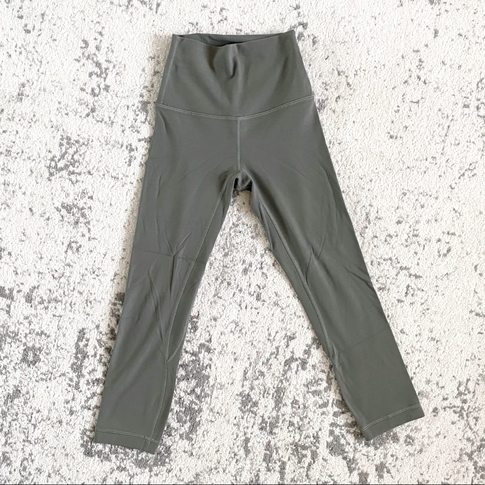 Lululemon Align Crop 21" in Grey Sage Size 0